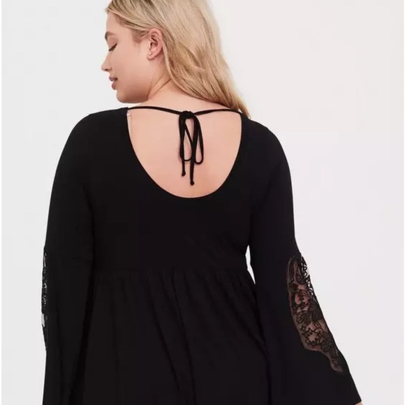 Elegant Black Lace Sleeve Top - Picture 2 of 9